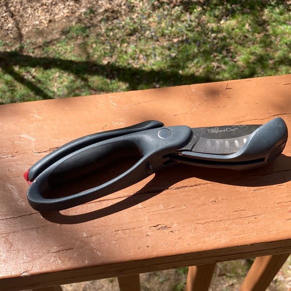 Pampered Chef Kitchen Pampered Chef Salad Chopper Poshmark